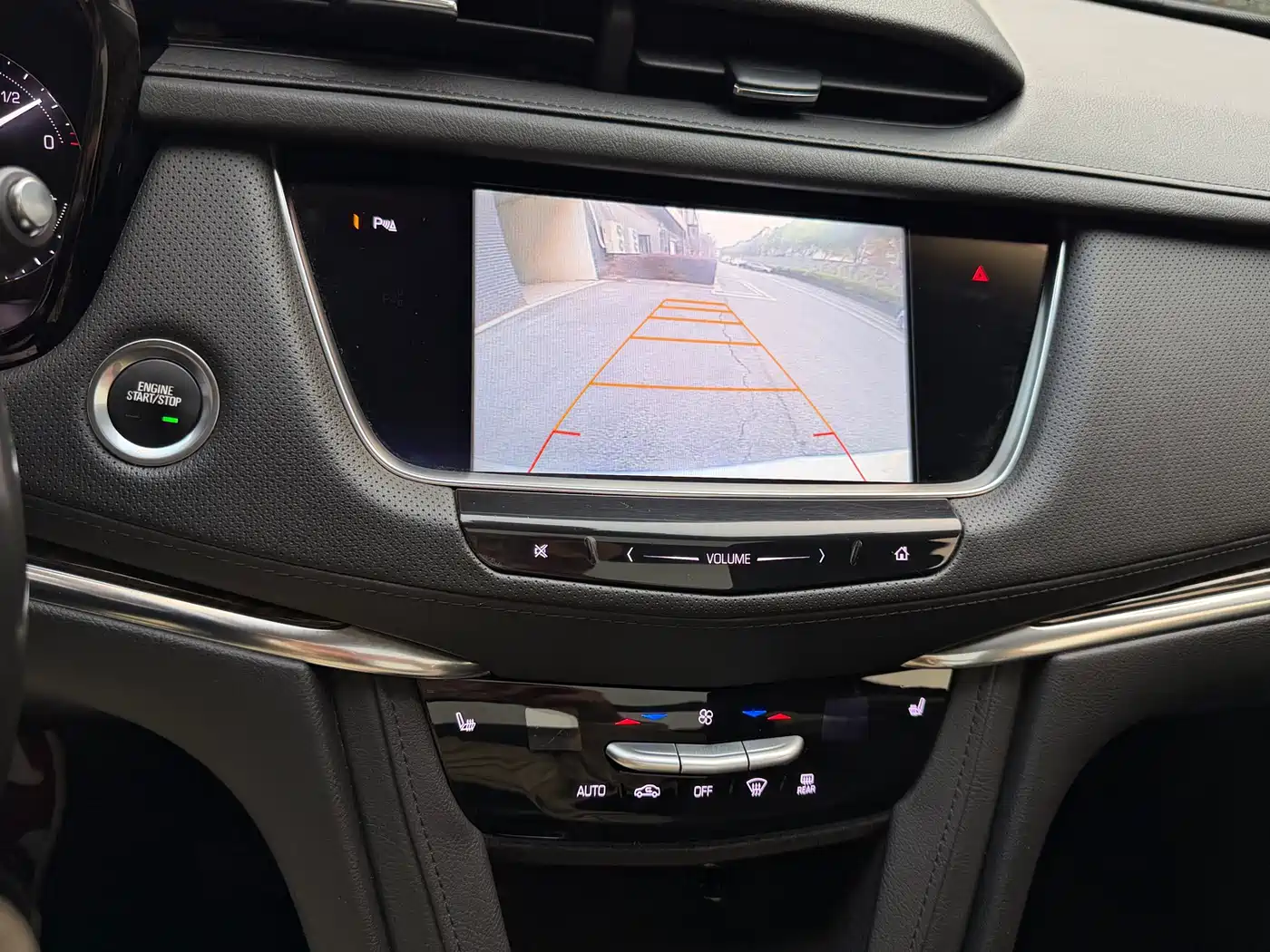 Cadillac XT5 2016 25T Luxury Model фото 24