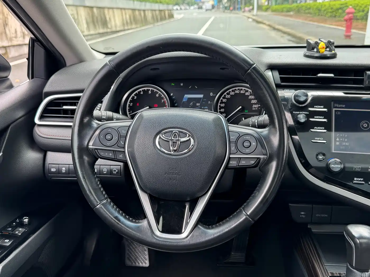 Toyota Camry 2018 2.5G Luxury Edition фото 13