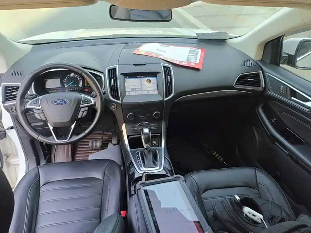 Фото 6 - Ford Edge