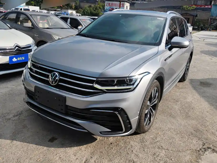Фото 1 - Volkswagen Tiguan L