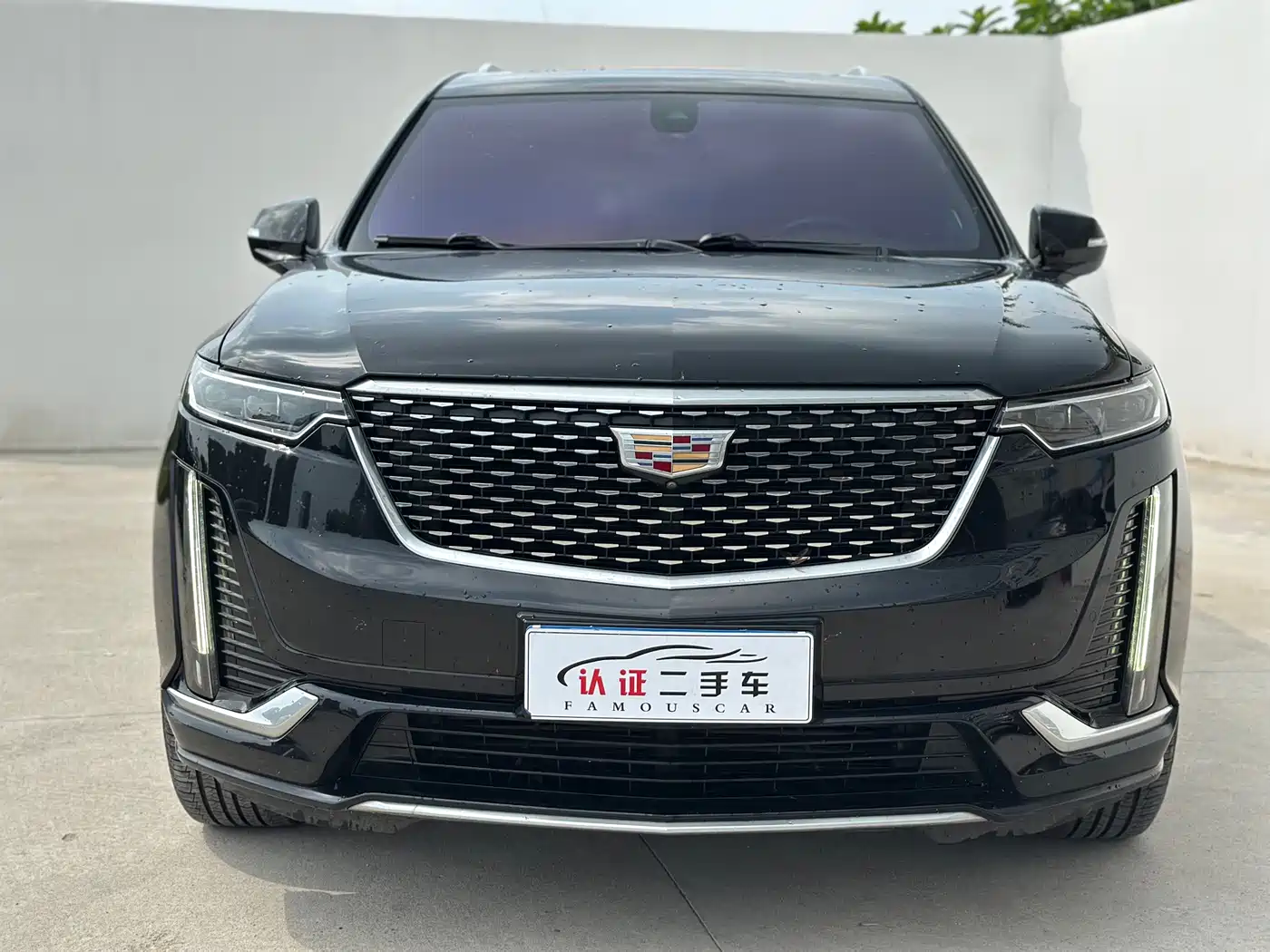 Photo 2 - Cadillac XT6