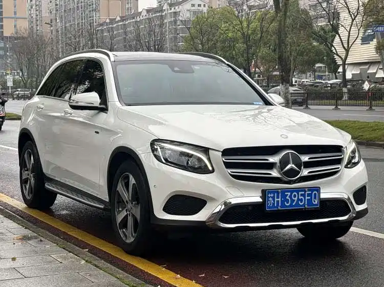 Mercedes-Benz GLC 2016 GLC 300 4MATIC Dynamic фото 3