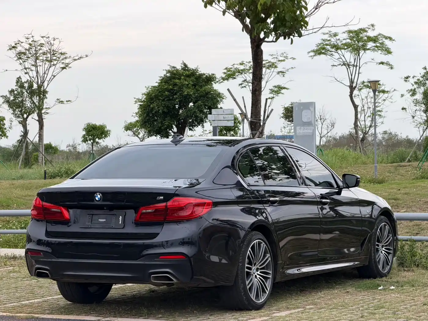 BMW 5 Series 2018 Facelift 530Li Leading M Sport Package фото 22