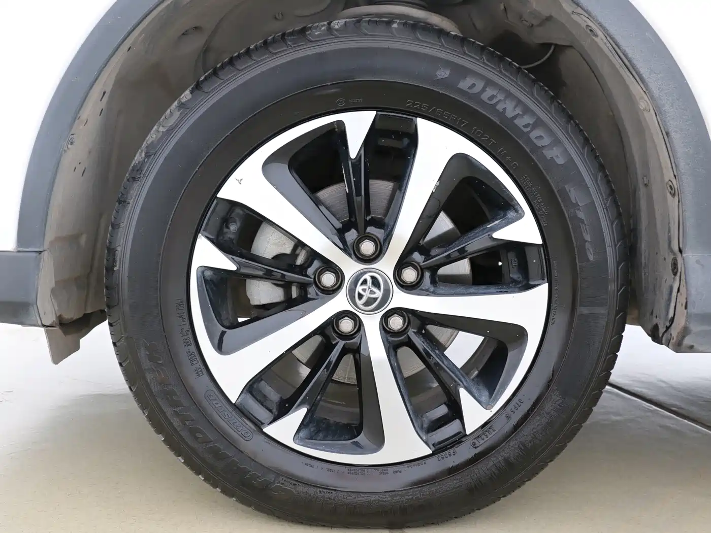 Toyota RAV4 Rongfang 2016 2.0L CVT 2WD Smart (China V) фото 16