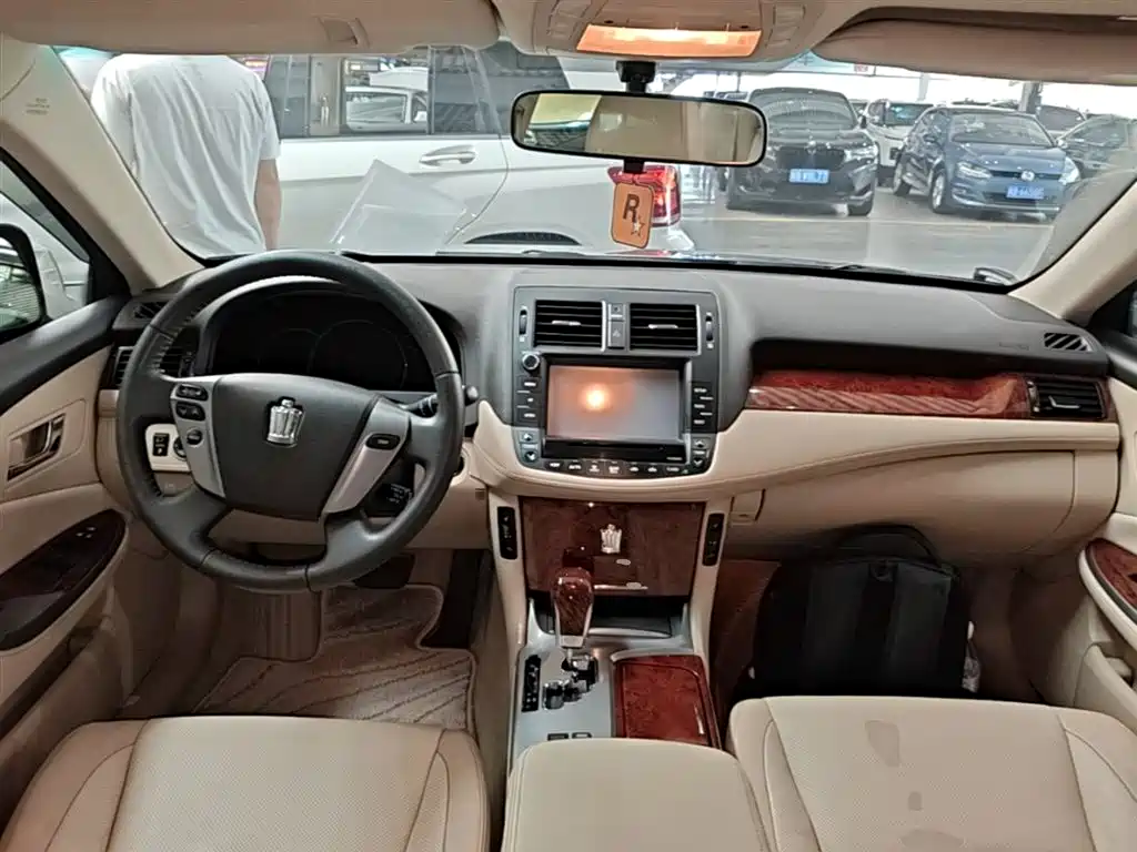 Toyota Crown 2012 2.5L Royal Leather Edition фото 10