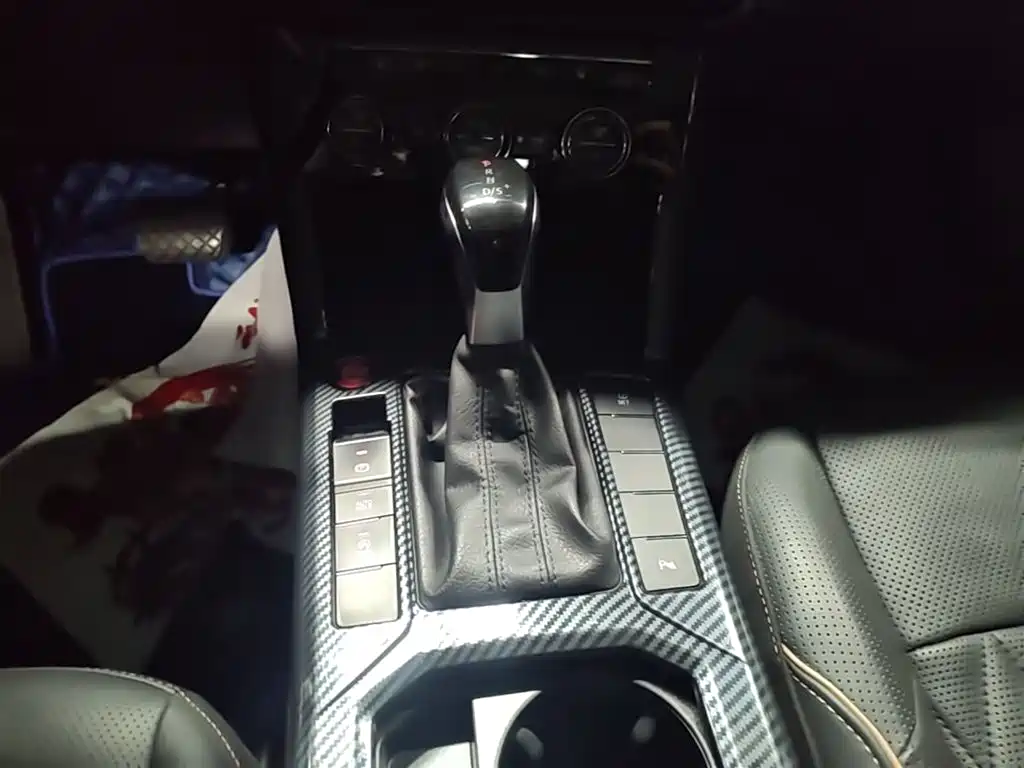 Volkswagen Passat 2019 330TSI Luxury Edition China VI фото 14