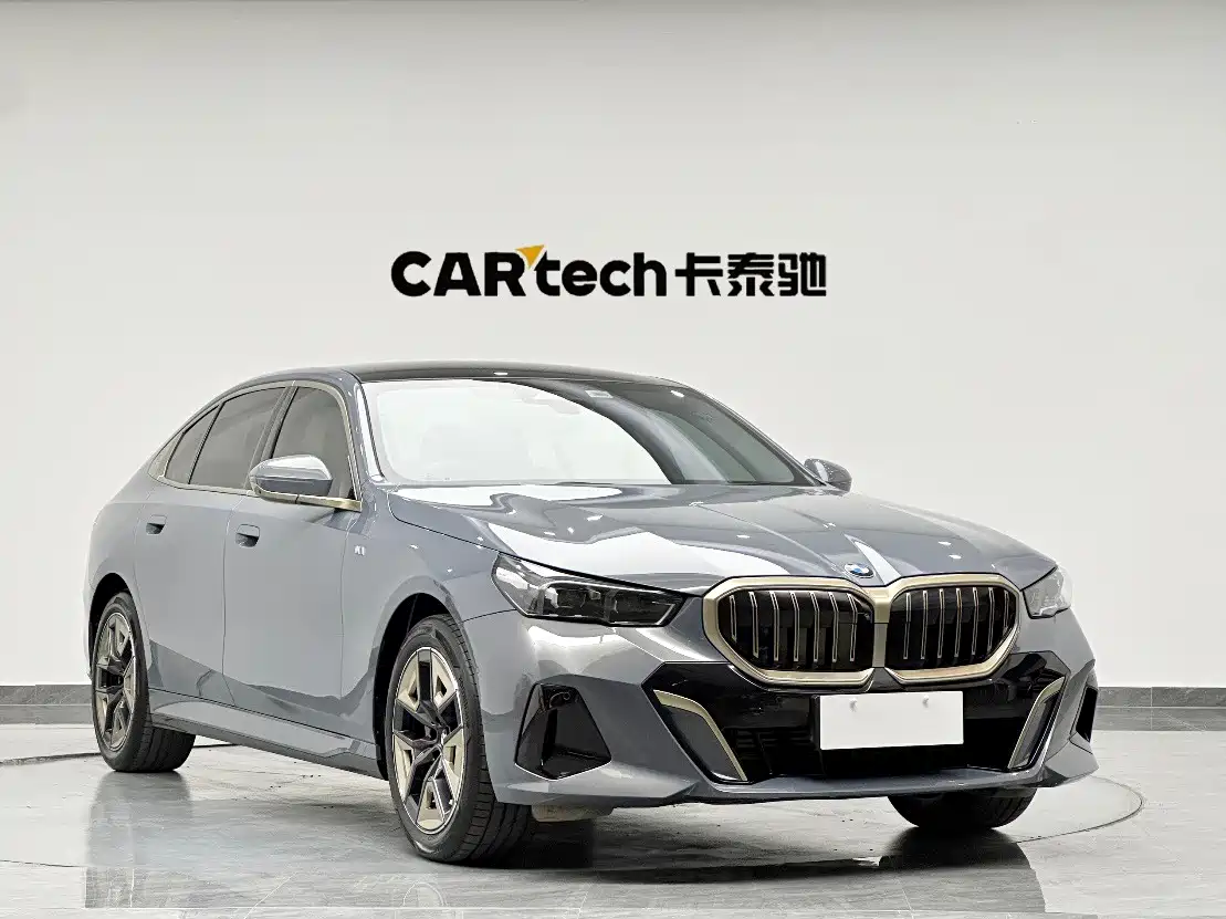 BMW 5 Series 2024 530Li Leading M Sport Package фото 3