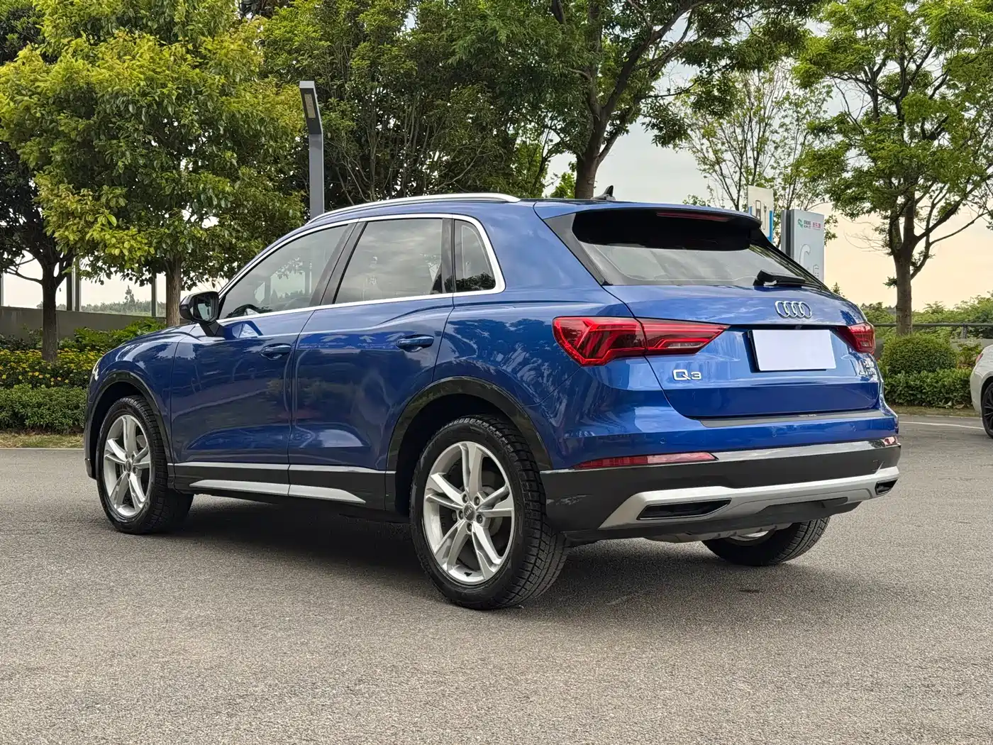 AUDI Q3