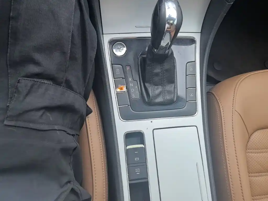 Volkswagen Passat 2014 2014 1.8TSI DSG Executive Edition