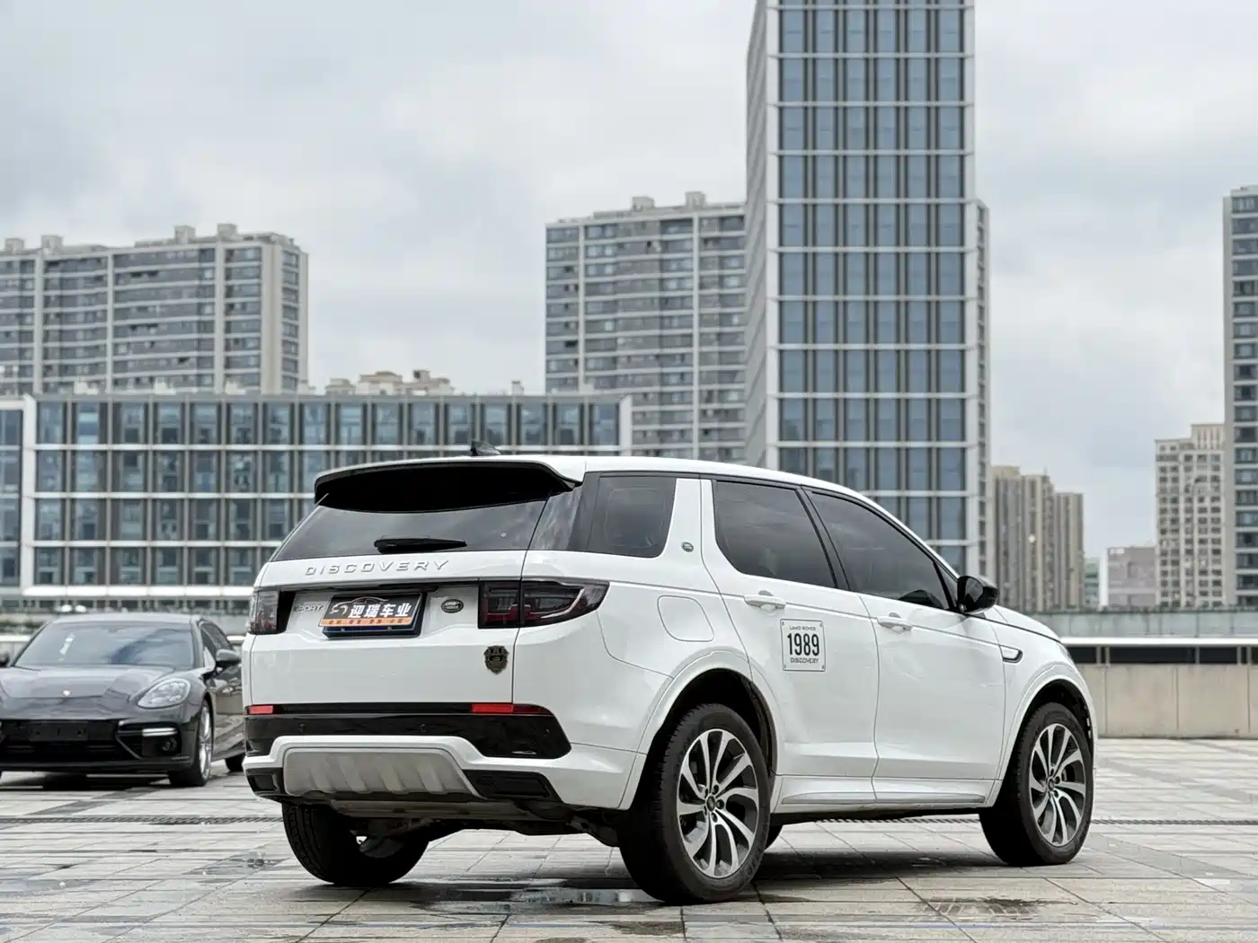 LAND ROVER DISCOVER SPORTS