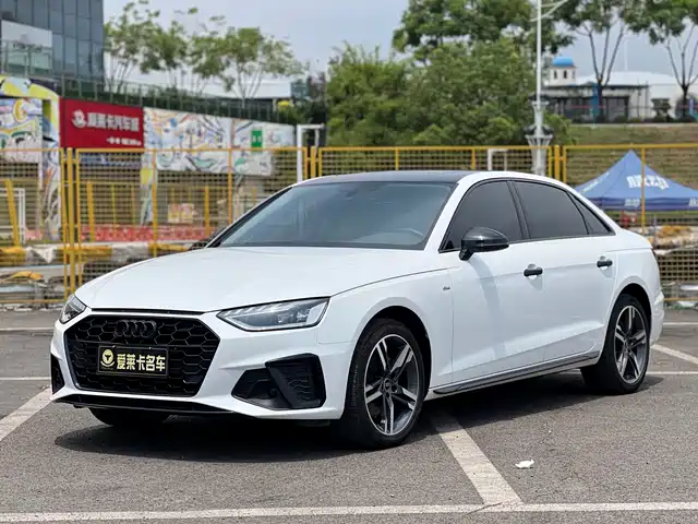 Audi A4L 40 TFSI, Люкс Драйв