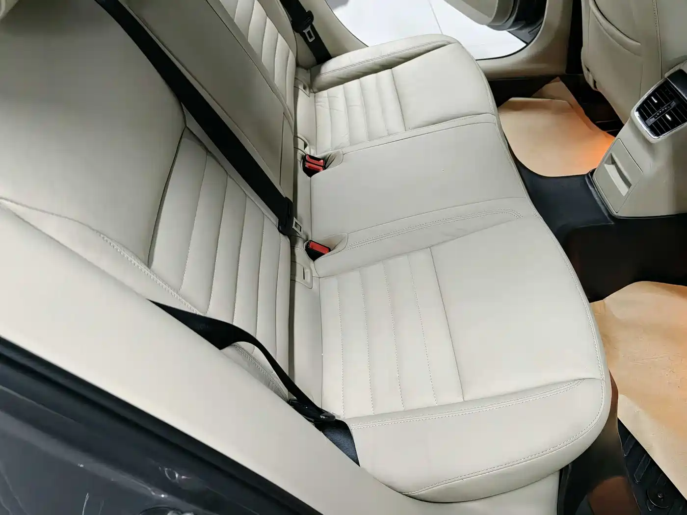 Škoda Octavia 2016 1.6L Automatic Smart Edition фото 11
