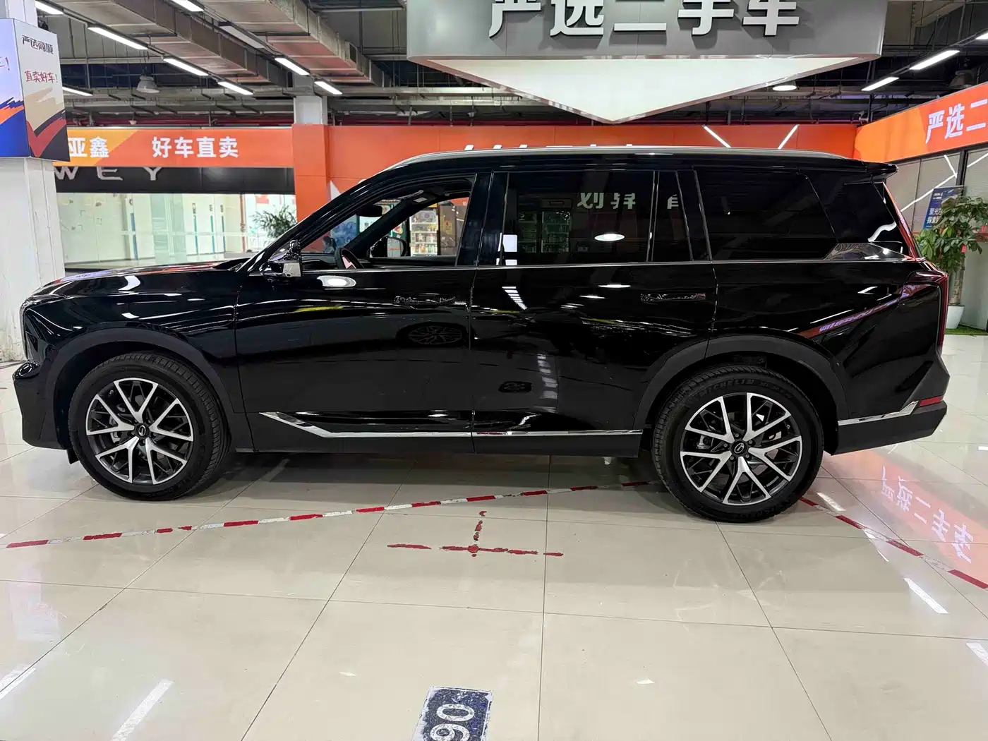 GAC Trumpchi Trumpchi GS8 2025 Pilot Series 2.0TGDI 2WD Luxury Edition 5-seater фото 4