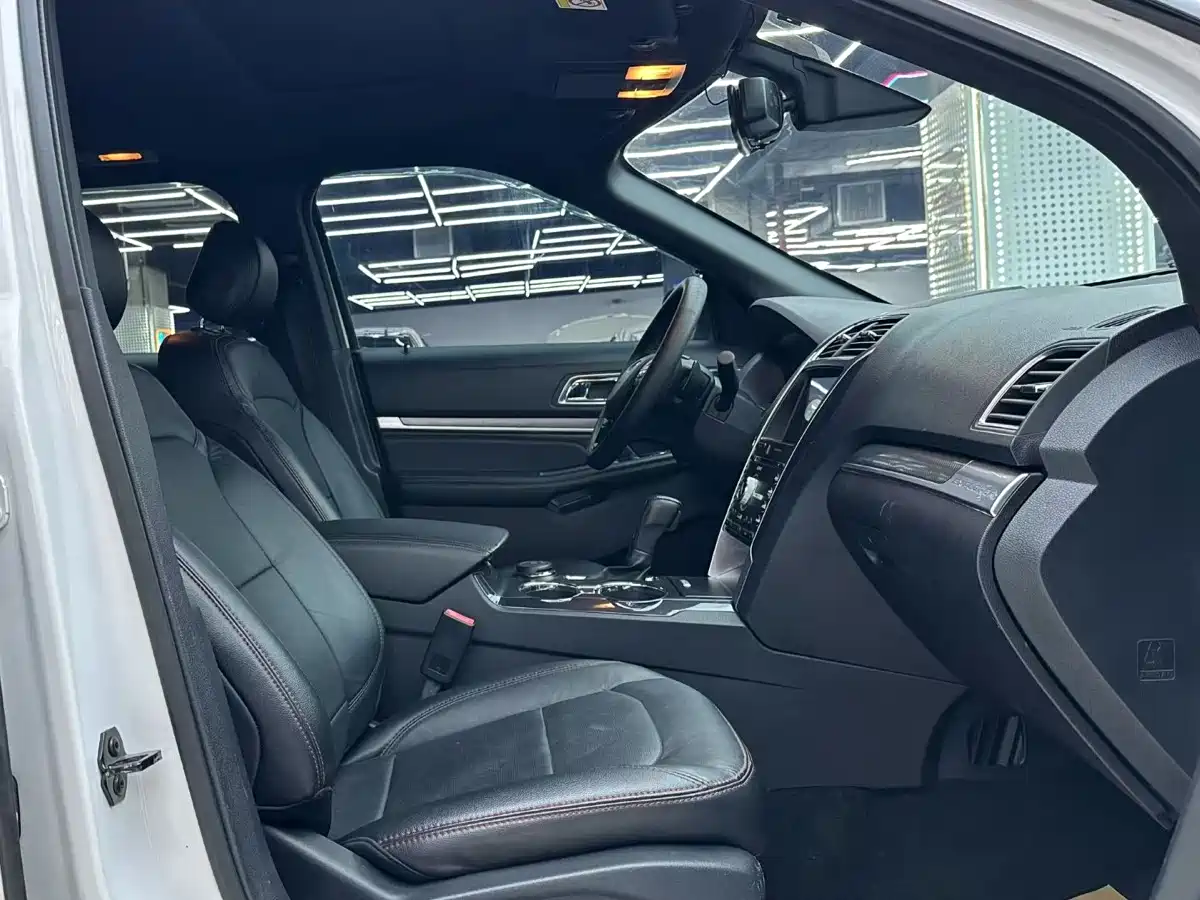 Ford Explorer (Import) 2017 3.5T Sport Edition фото 6
