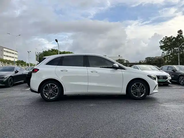 Mercedes-Benz B-Class 2020 B 200 Sport Edition — фото 4