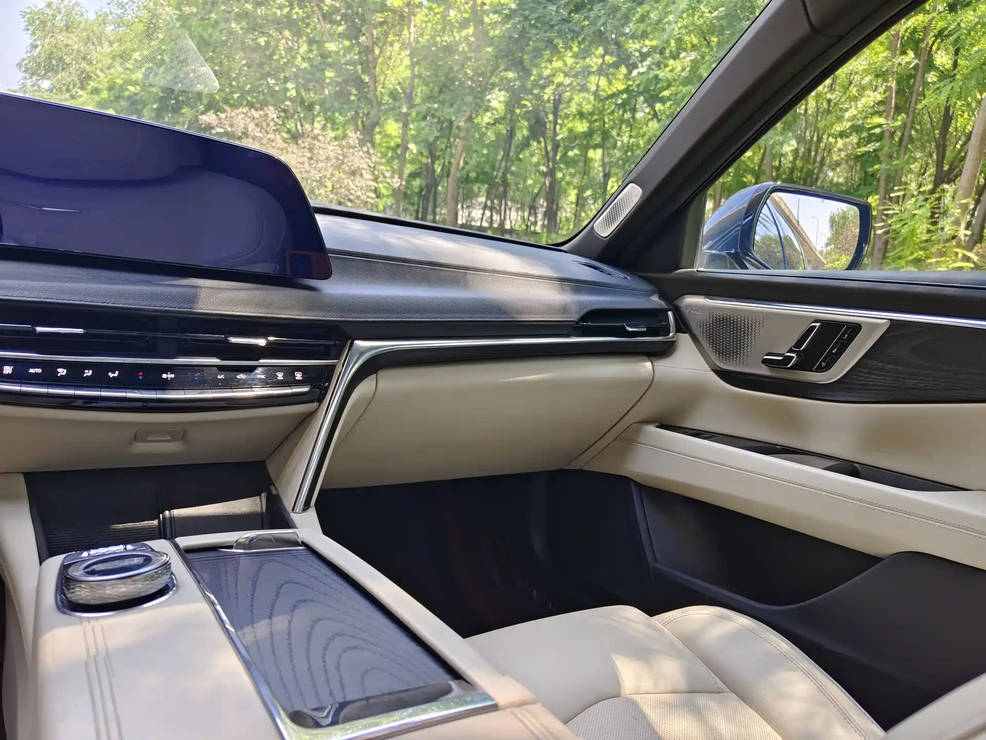 Фото 14 - Cadillac CT6