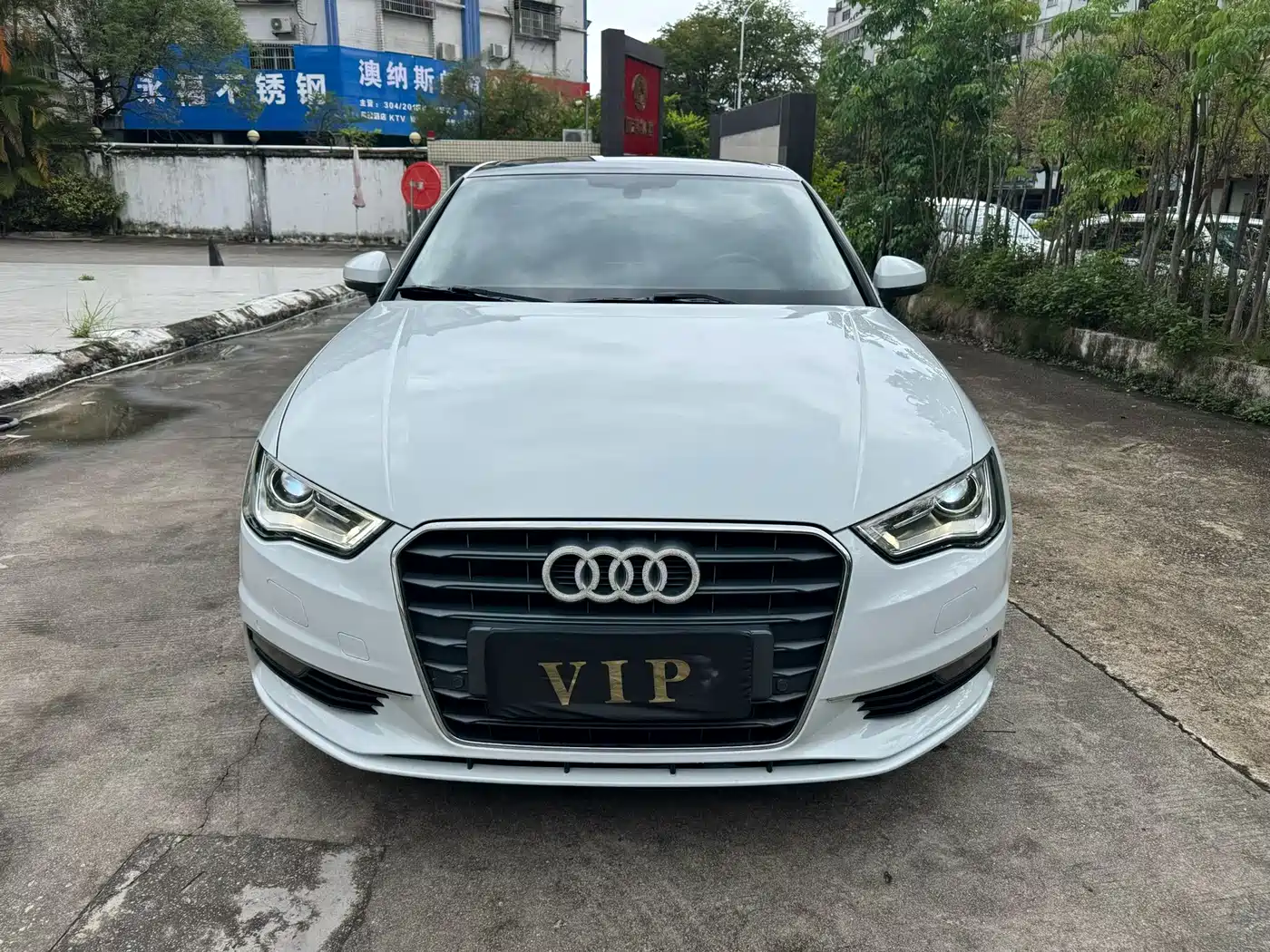 Audi A3 2016 Limousine 35 TFSI Leadership фото 2