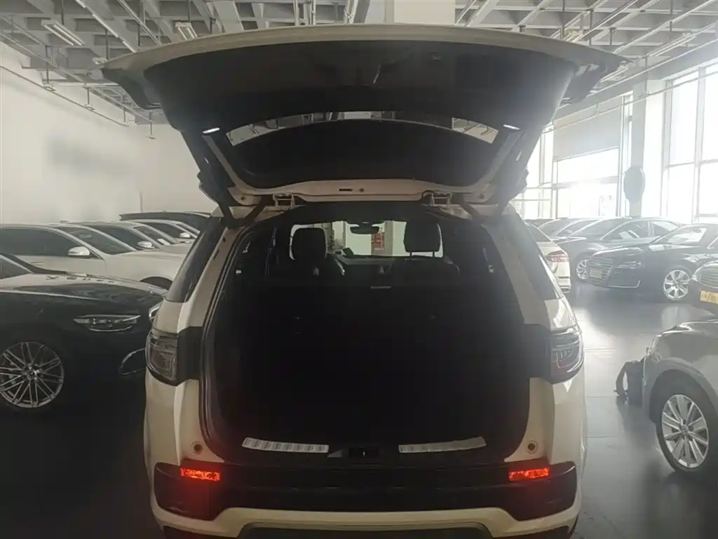 Land Rover Discovery Sport 2022 Model Year Facelift 249PS Metropolitan Edition фото 19