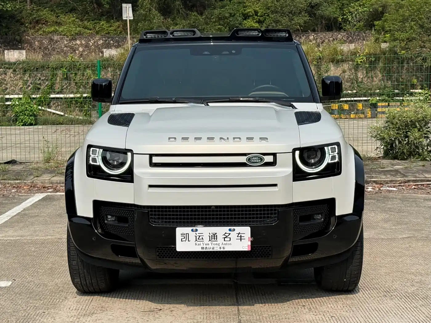 Land Rover Defender 2025 110 3.0T P400 -Dynamic HSE