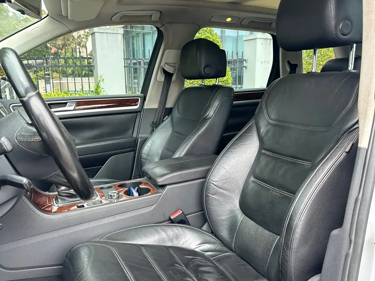 Volkswagen Touareg 2011 3.0TSI Standard фото 11