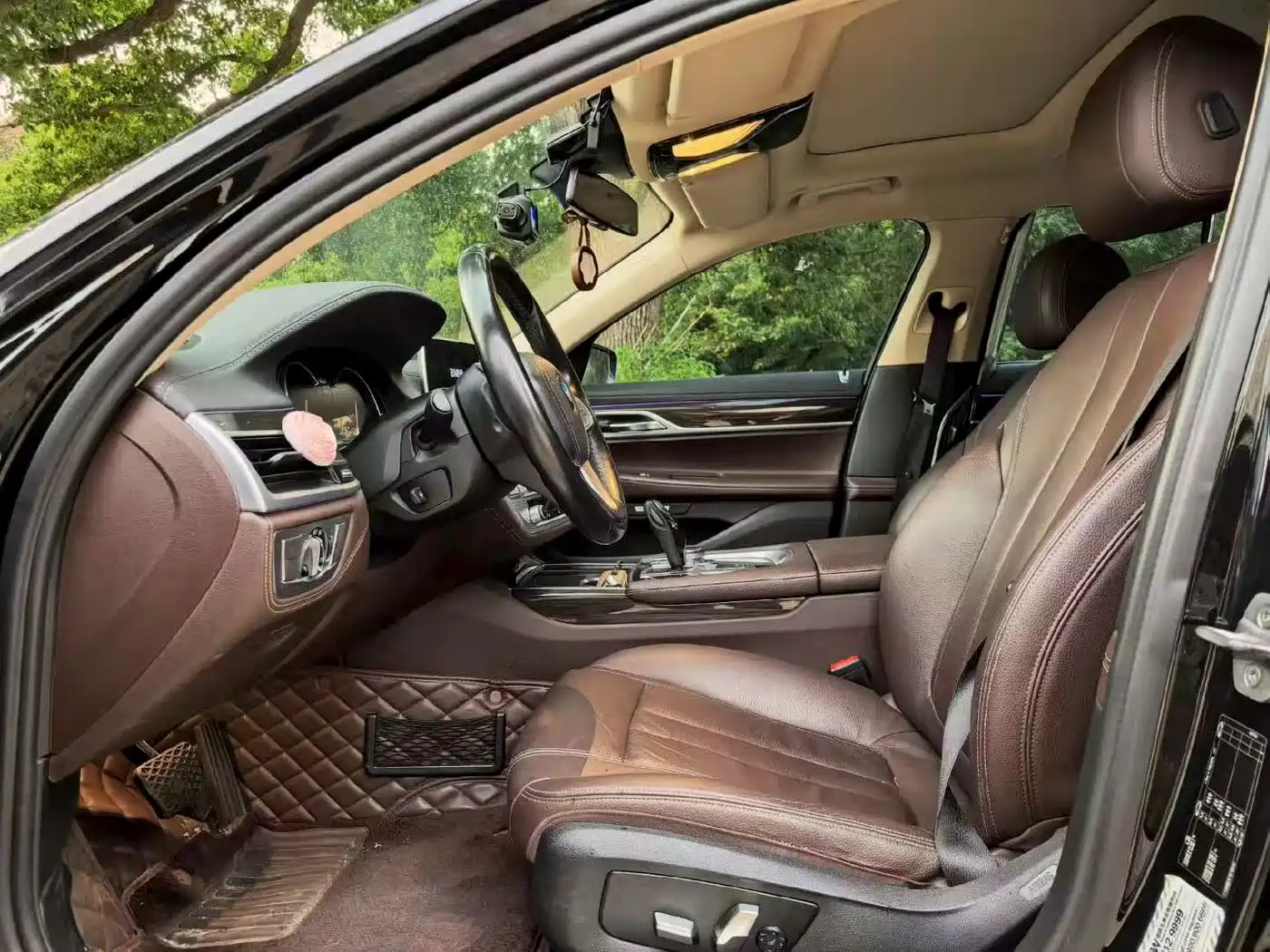 Photo 4 - BMW 7 Series