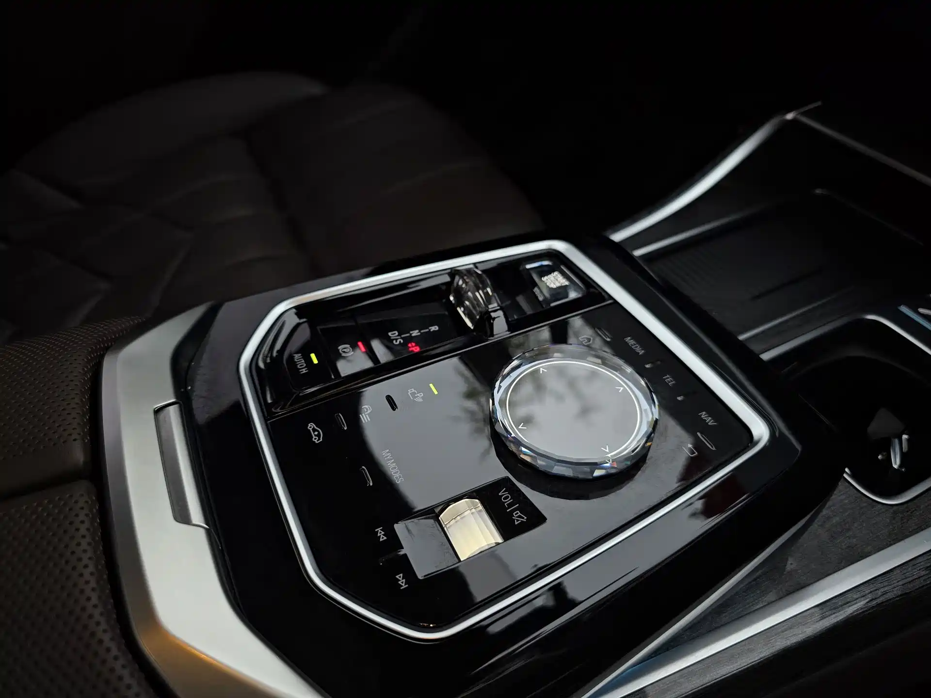 Фото 12 - BMW 7 Series