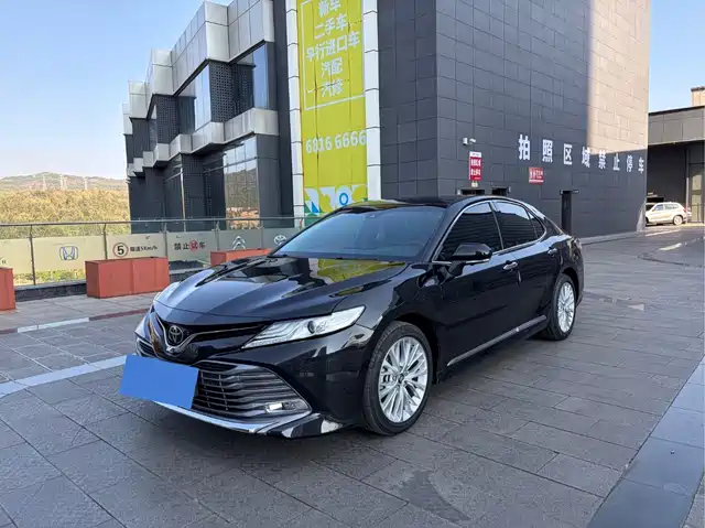 TOYOTA CAMRY