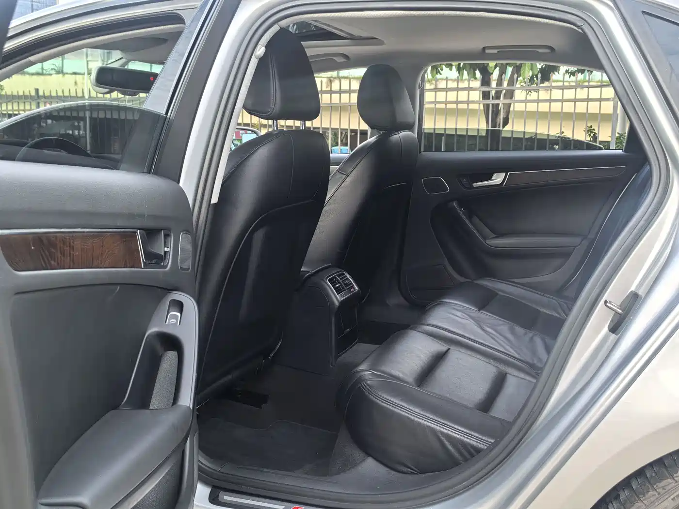 Audi A4L 2015 45 TFSI quattro Individual Sport фото 10