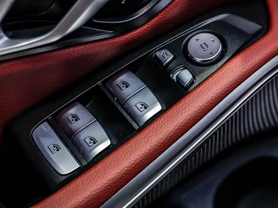 BMW 3 Series 2023 325Li M Sport Package фото 6