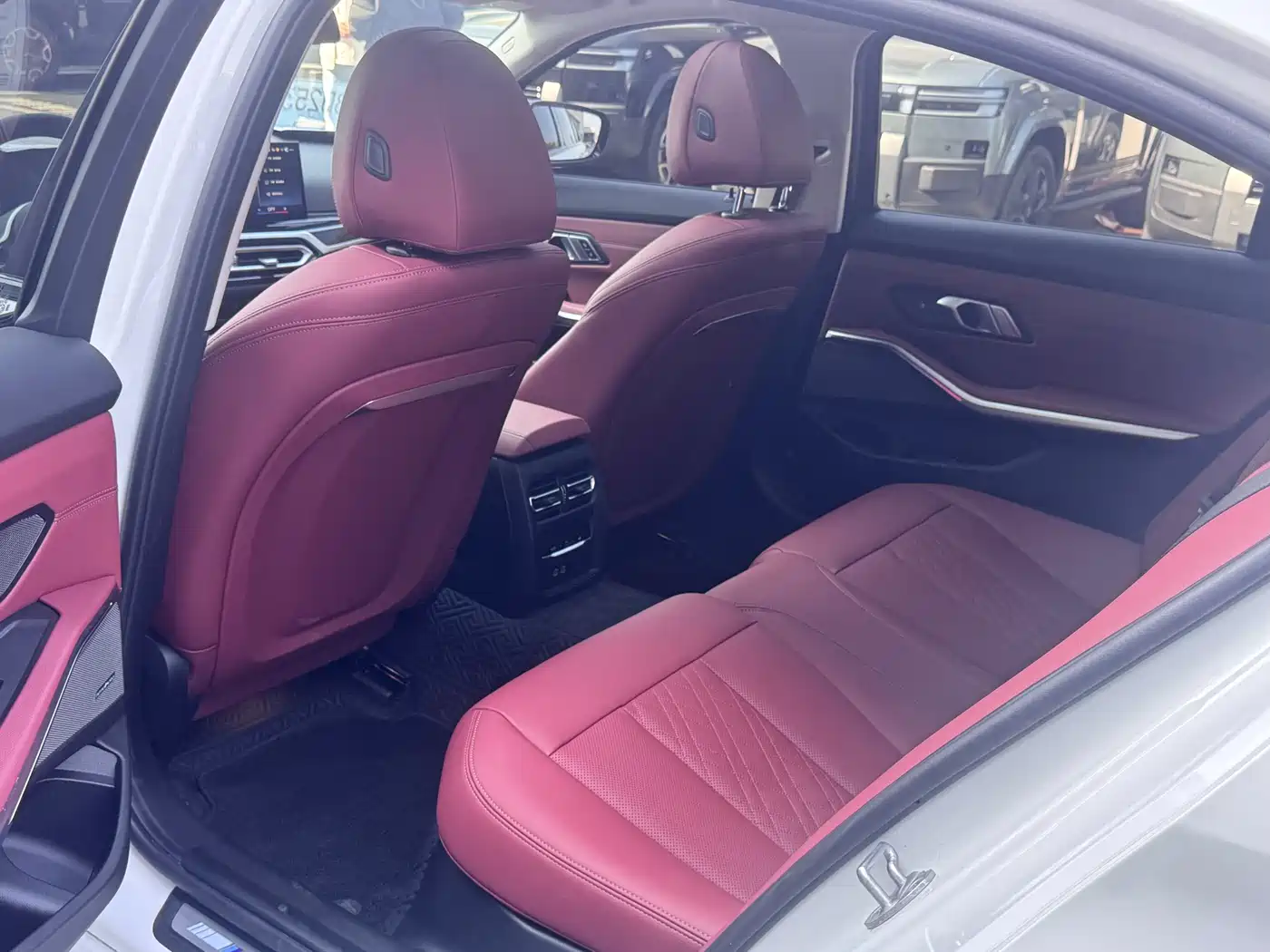 BMW 3 Series 2023 325Li M Sport Package фото 12