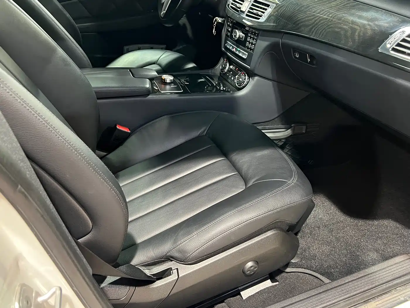 Mercedes-Benz CLS 2012 CLS 300 CGI фото 23
