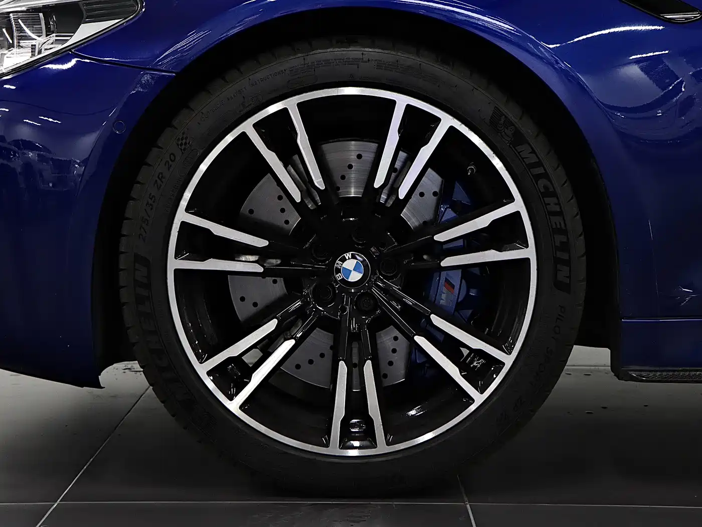 BMW M5 2018 M5 фото 8