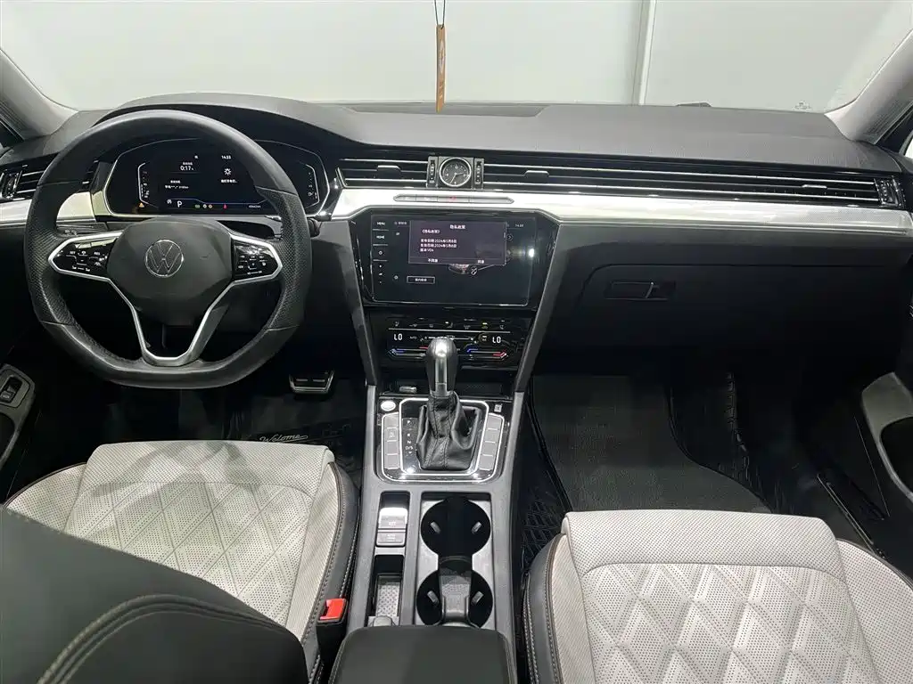 Volkswagen Magotan 2023 Model 2 Million Commemorative Edition 380TSI DSG Flagship фото 6