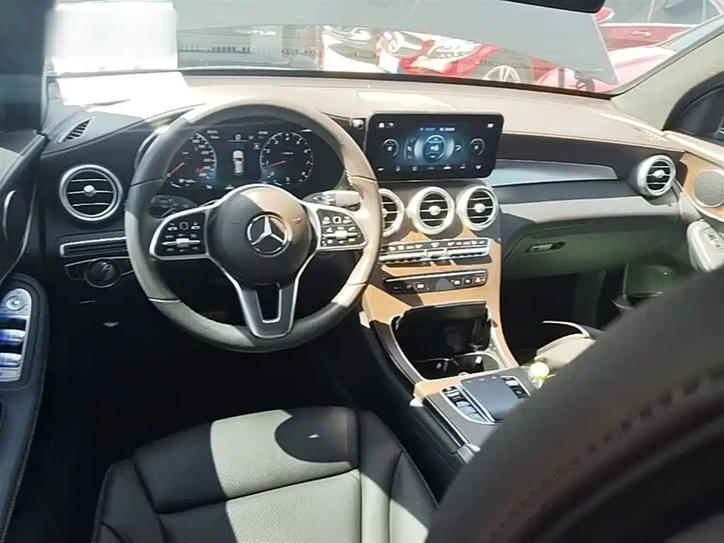 Mercedes-Benz GLC 2022 Facelift GLC 300 L 4MATIC Dynamic Collector's Edition фото 10