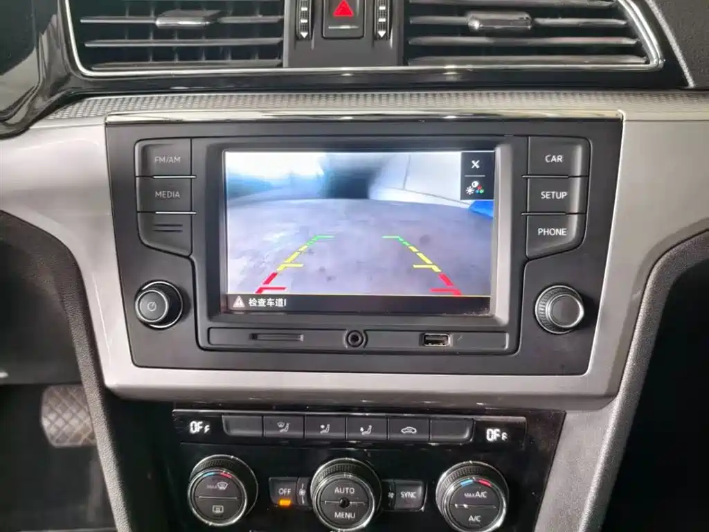 Volkswagen Lamando 2015 280TSI DSG Comfort фото 10