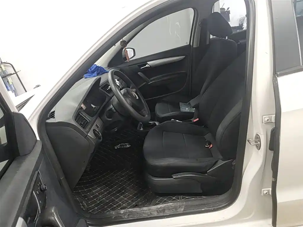 Volkswagen Lavida 2015 1.6L Automatic Trend Edition фото 15