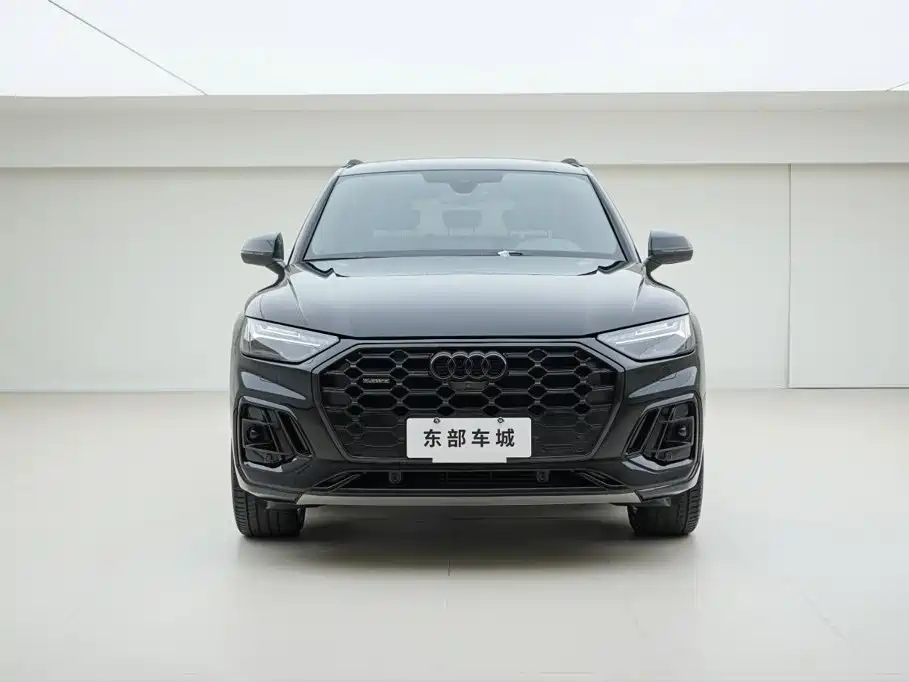 Photo 2 - Audi Q5L