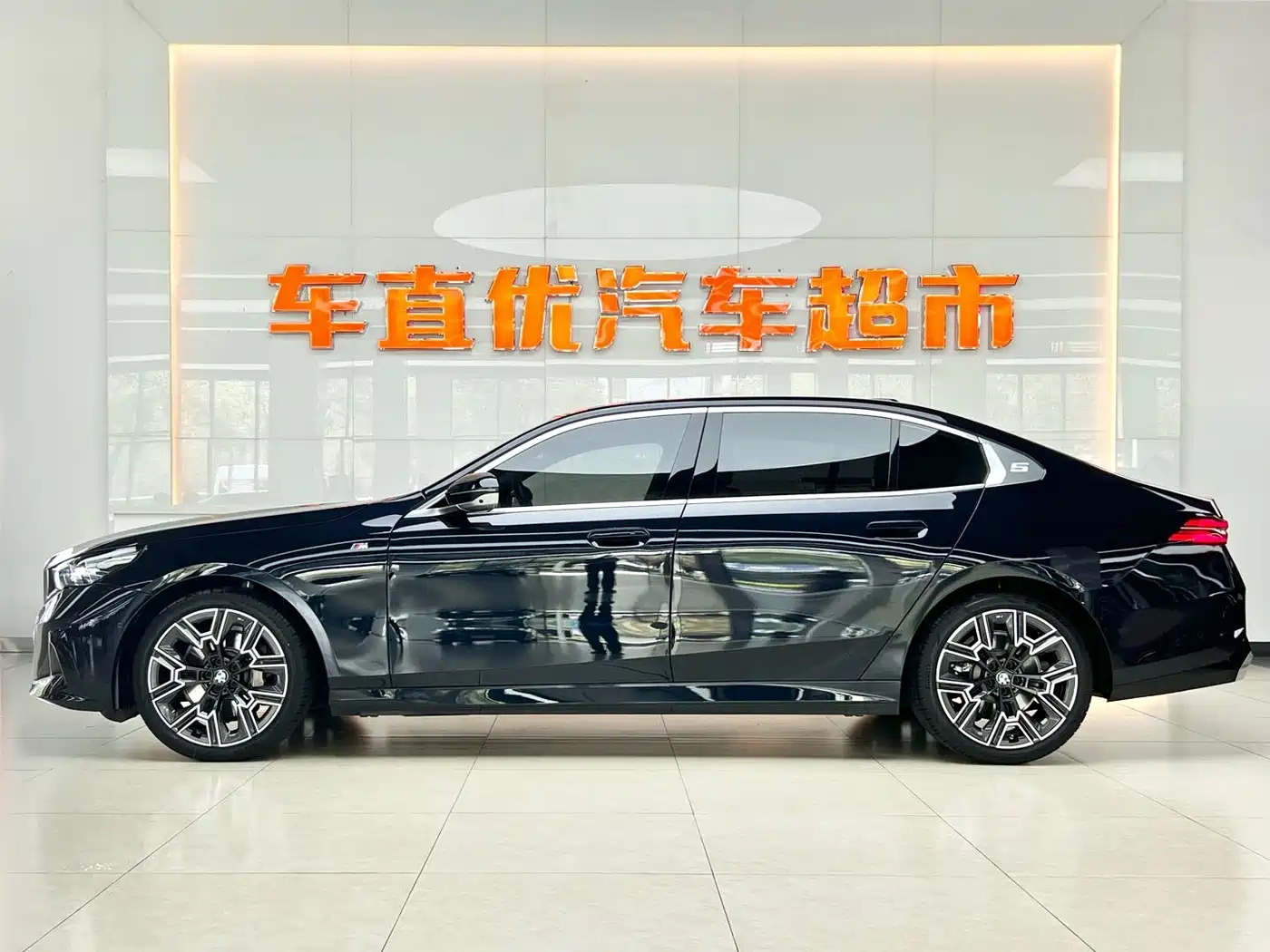 BMW 5 Series 2024 530Li Premium M Sport Package фото 4