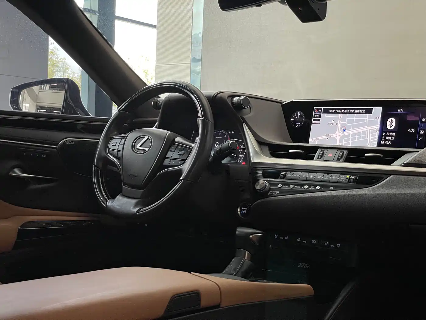 Lexus ES 2021 300h Executive Edition фото 10
