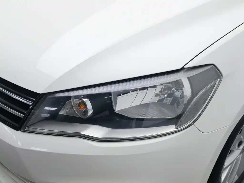 Photo 7 - Volkswagen Jetta
