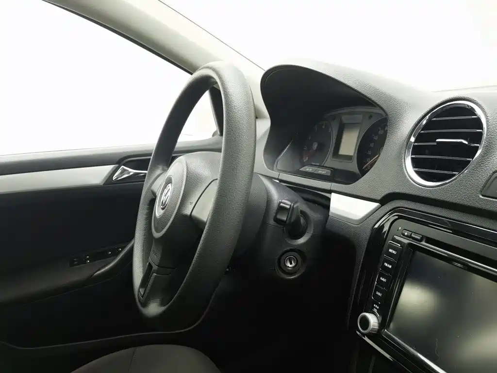 Photo 22 - Volkswagen Jetta