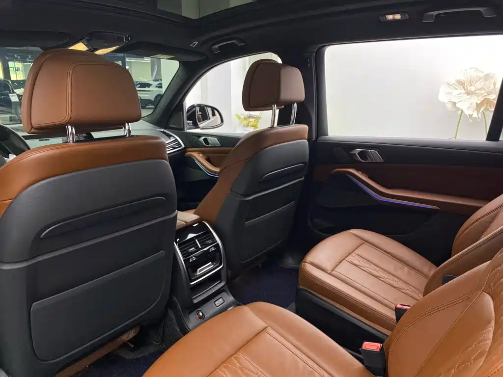 Photo 3 - BMW X7