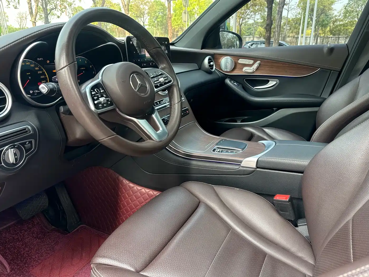 MERCEDES-BENZ GLC