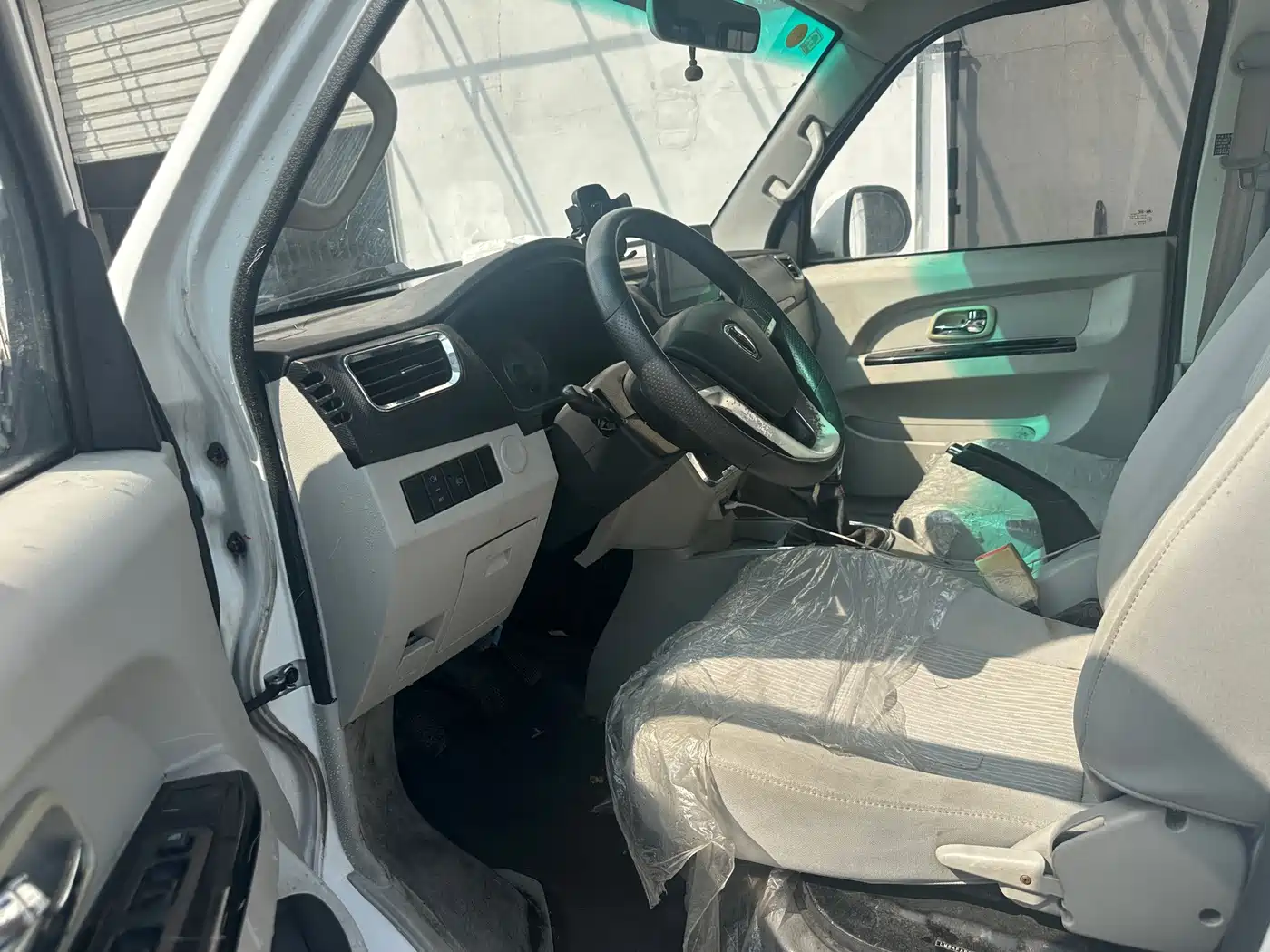 Jinbei New Hiace S 2022 2022 1.5L Fortune Truck without AC China VI SWC15M
