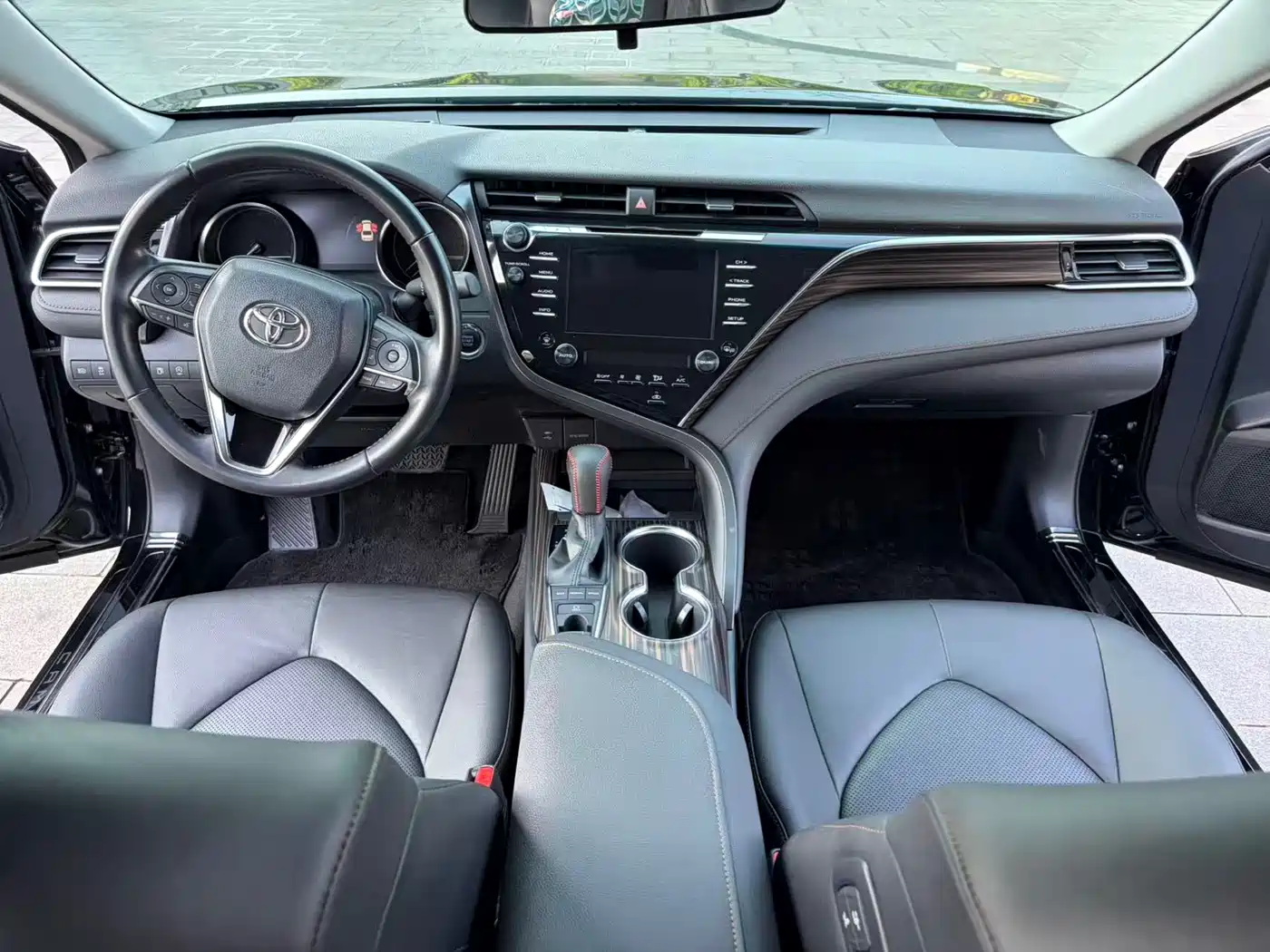 Toyota Camry 2018 2.5G Luxury Edition фото 10