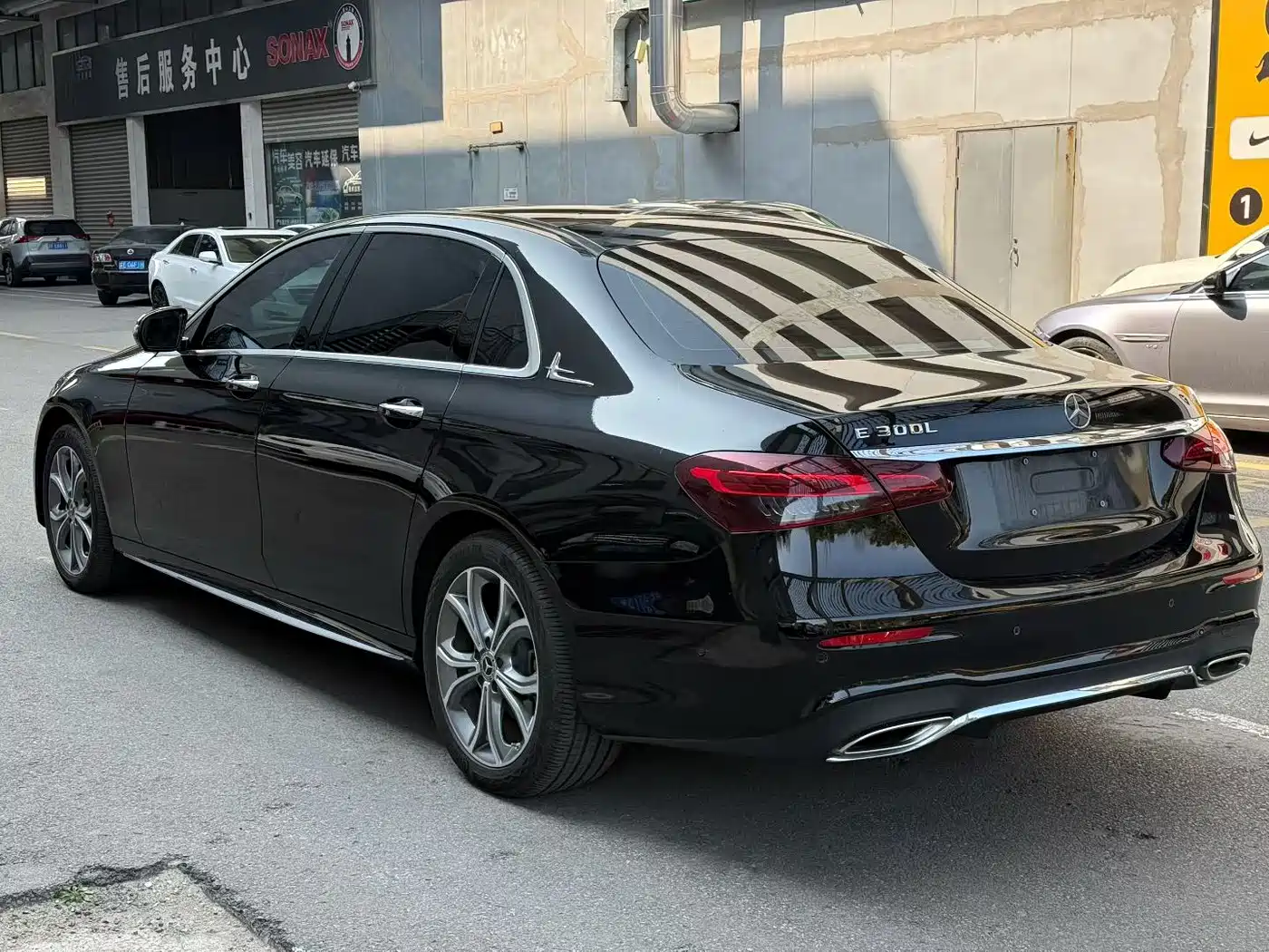 MERCEDES-BENZ E CLASS