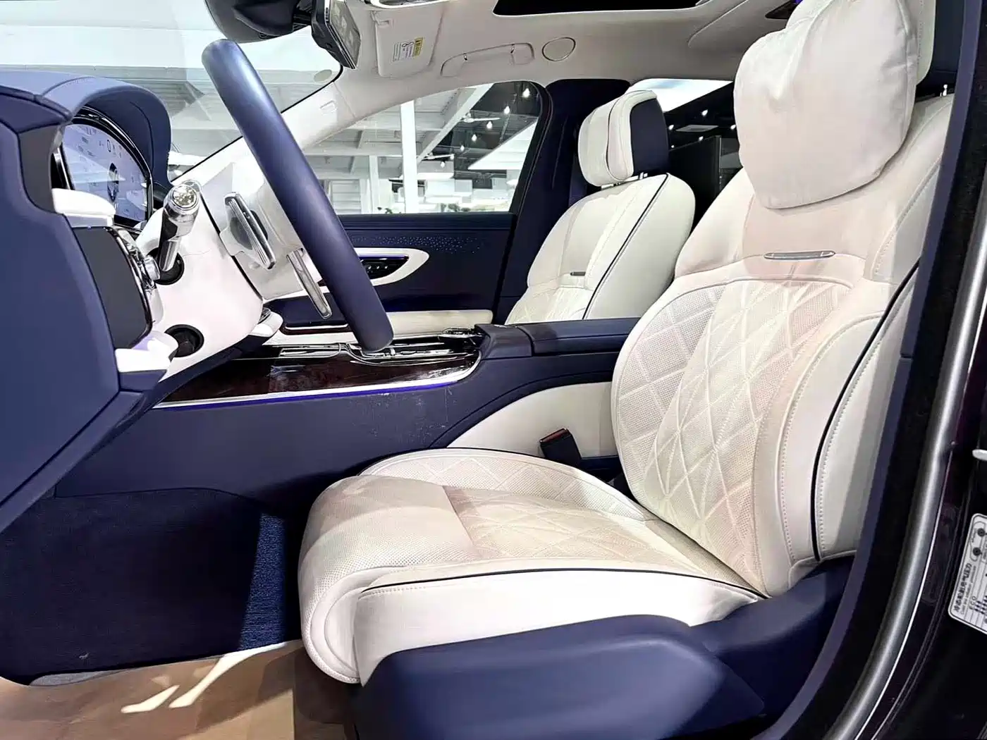 Hongqi Guoya 2024 4.0T V8 Version фото 19