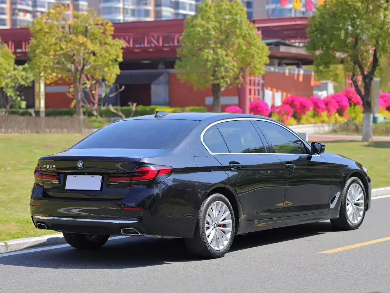 BMW 5-SERIES