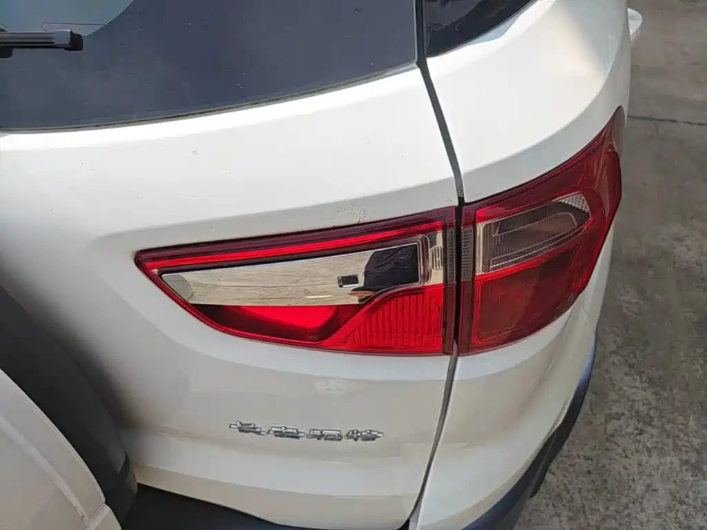 Ford EcoSport 2019 2018 Facelift 1.5L Automatic Platinum Wing