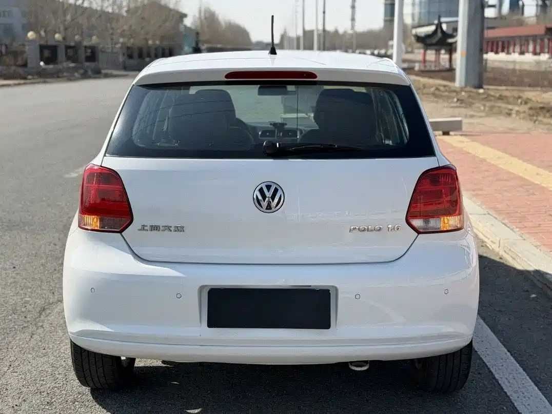 Photo 8 - Volkswagen Polo